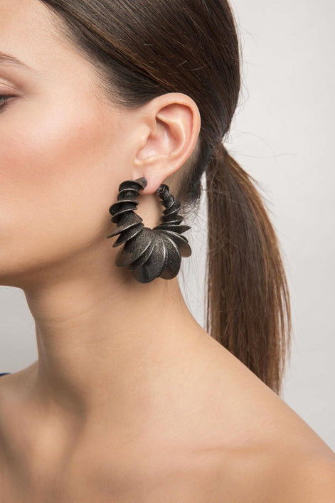 variant: Black