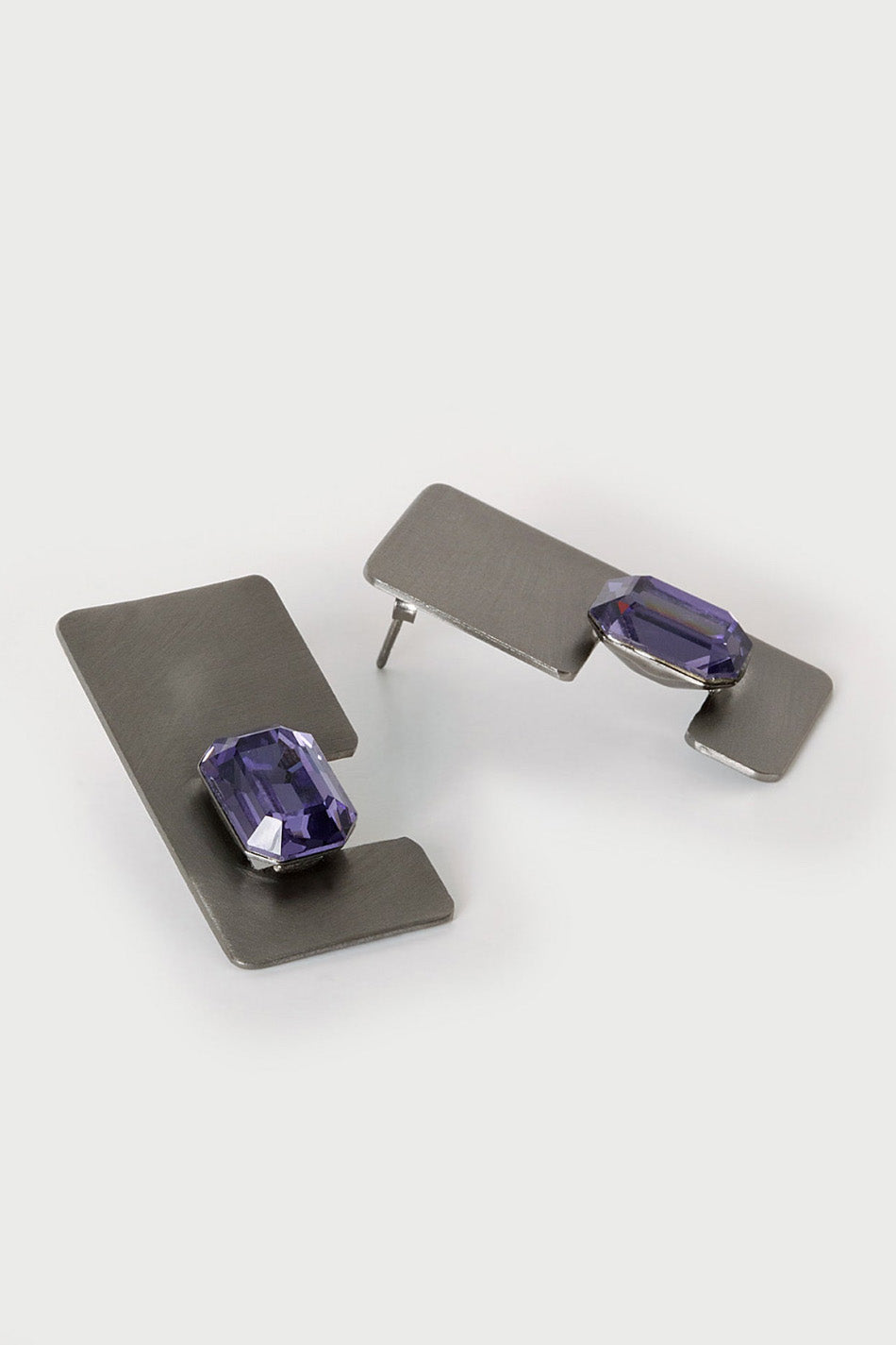 Vetra Studs
