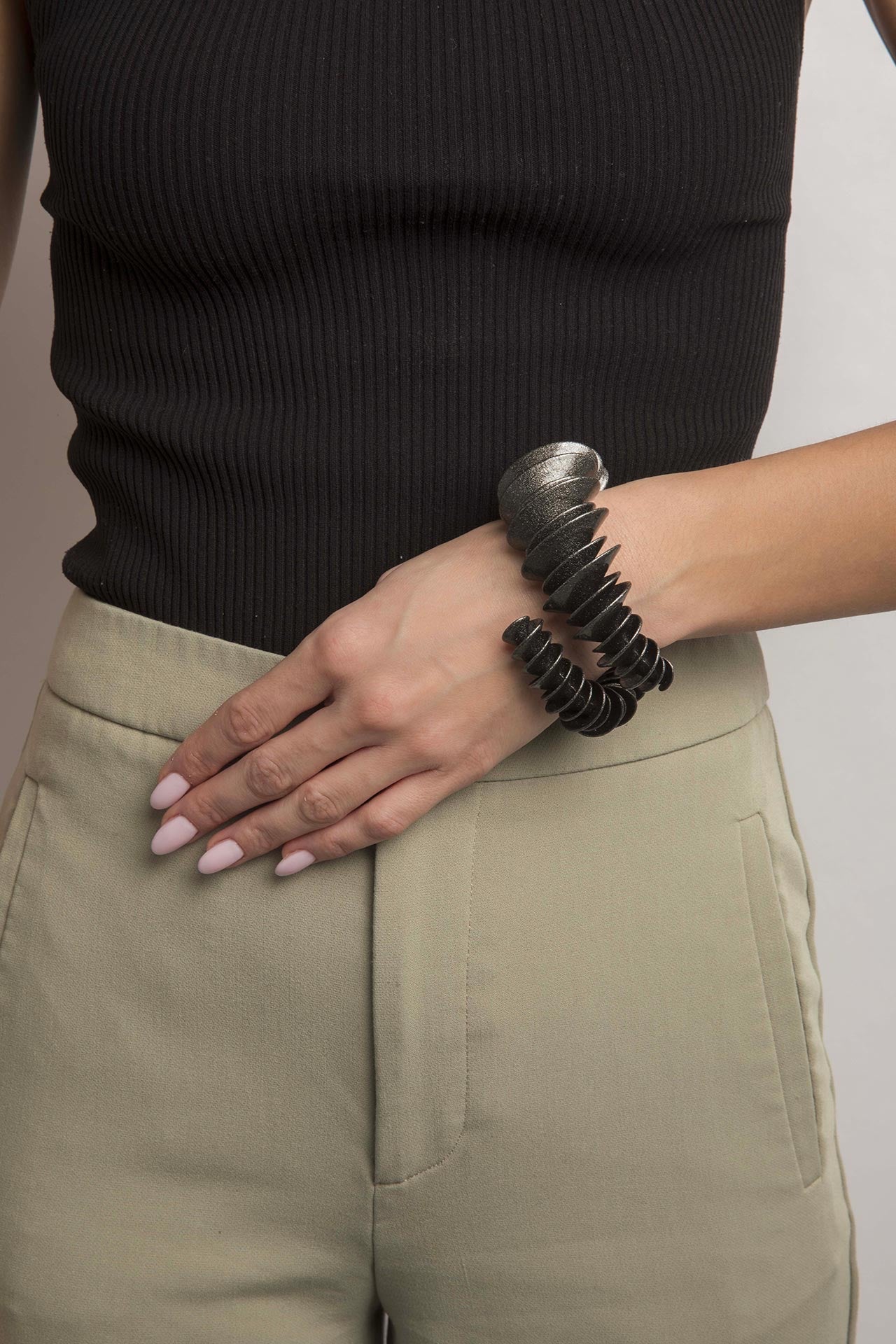 variant: Gunmetal